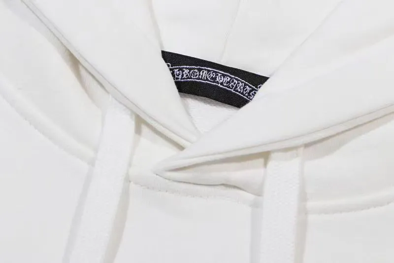 M04—P210 -Chrome Hearts/Chrome Hearts printed sweatshirt cardigan jacket -420 grams of high-density, high-quality wool, soft, delicate and skin-friendly, soft and silky to the touch, warm and skin-friendly -The hardware and zipper accessories are all customized and full of details -Colour: white -Size: S M L XL